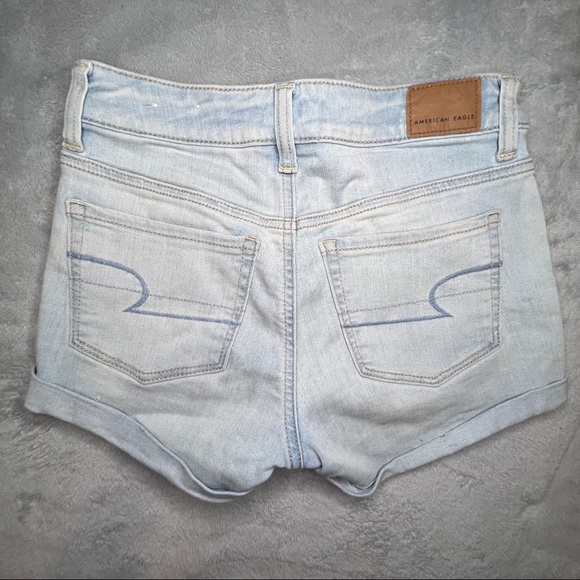 American Eagle - Ne(x)t Level Stretchx Midi light Denim Shorts (SIZE 4) - Picture 8 of 9